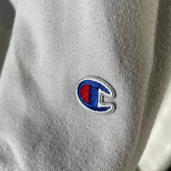 white and navy champion crewneck small 🤍💙 - Picture 4 of 5
